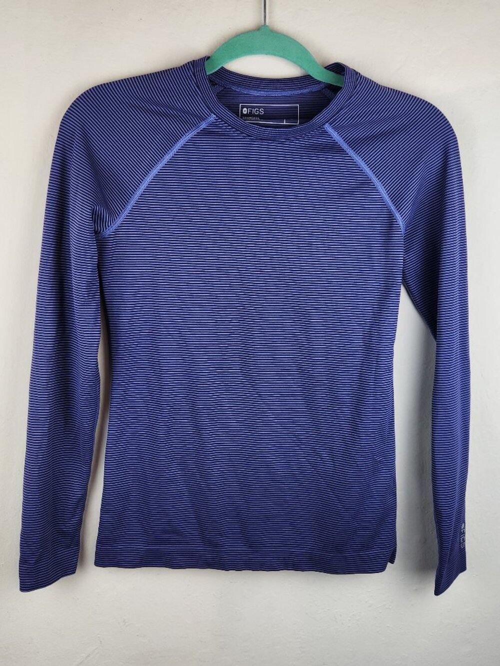 FIGS Seamless Long Sleeve Underscrub Shirt Top Purple Stripe sz S